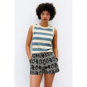 Old Navy Black and White Tribal Casual Shorts 10